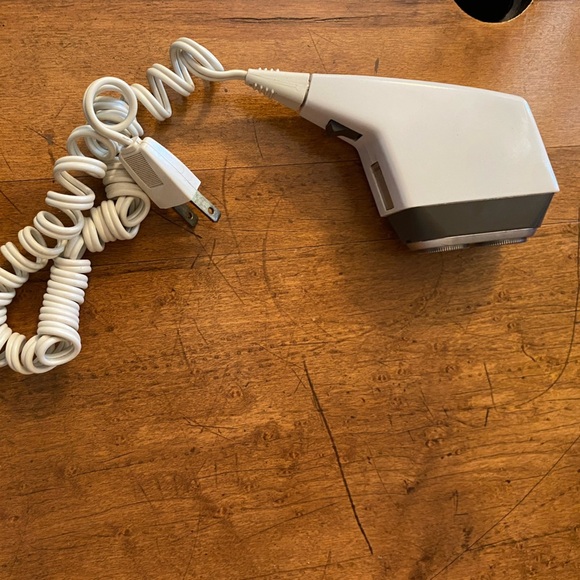 Vintage Norelco Speedshaver Electric Shaver W Floating Heads - Picture 2 of 8